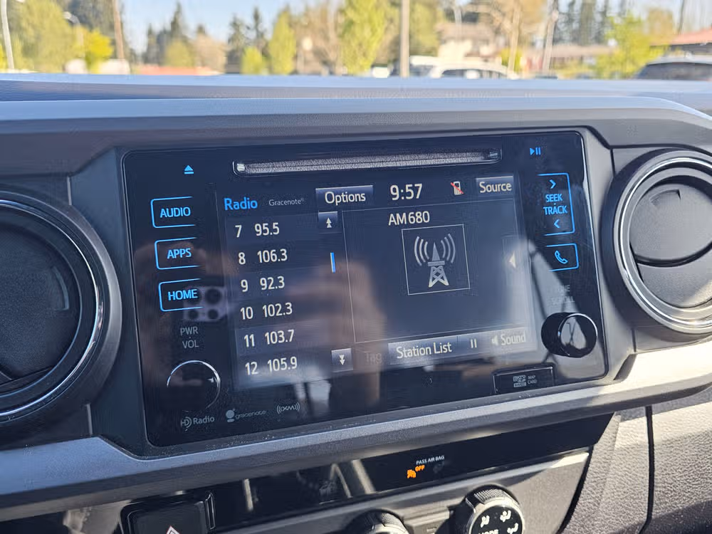 2018 Toyota Tacoma TRD Off-Road Image 17