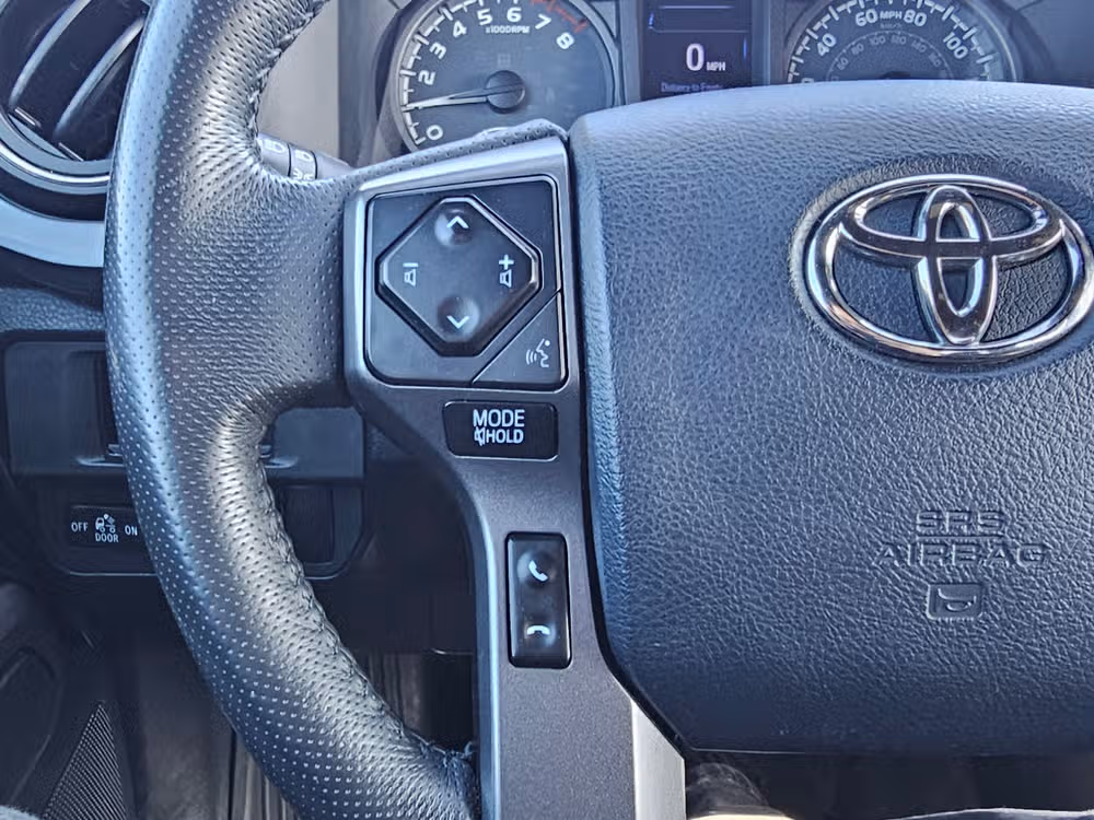 2018 Toyota Tacoma TRD Off-Road Image 25
