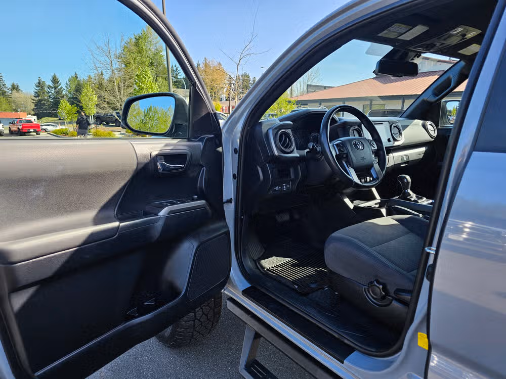 2018 Toyota Tacoma TRD Off-Road Image 28