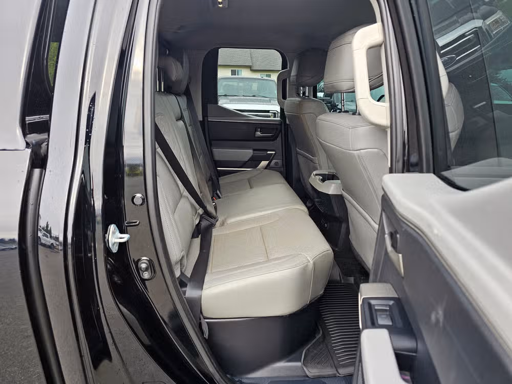 2022 Toyota Tundra Limited Image 32