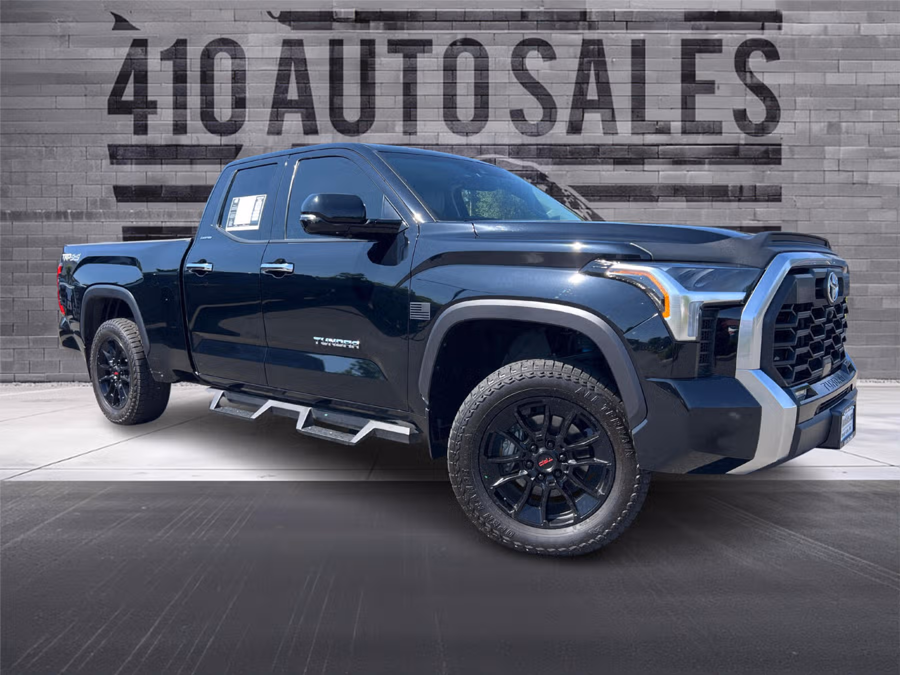 2022 Toyota Tundra Limited Image 1