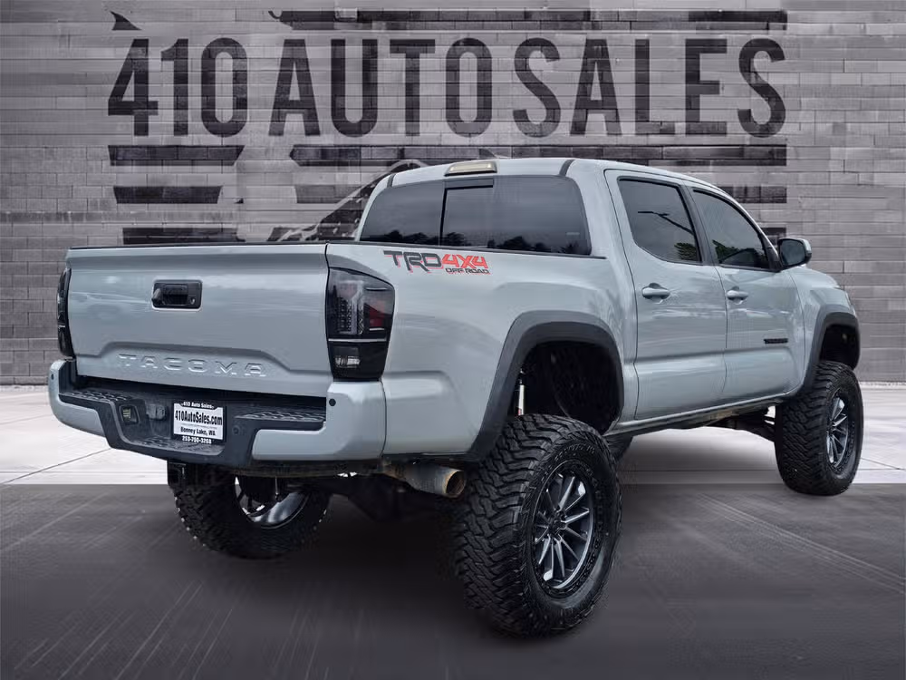 2018 Toyota Tacoma TRD Off-Road Lower Image 1