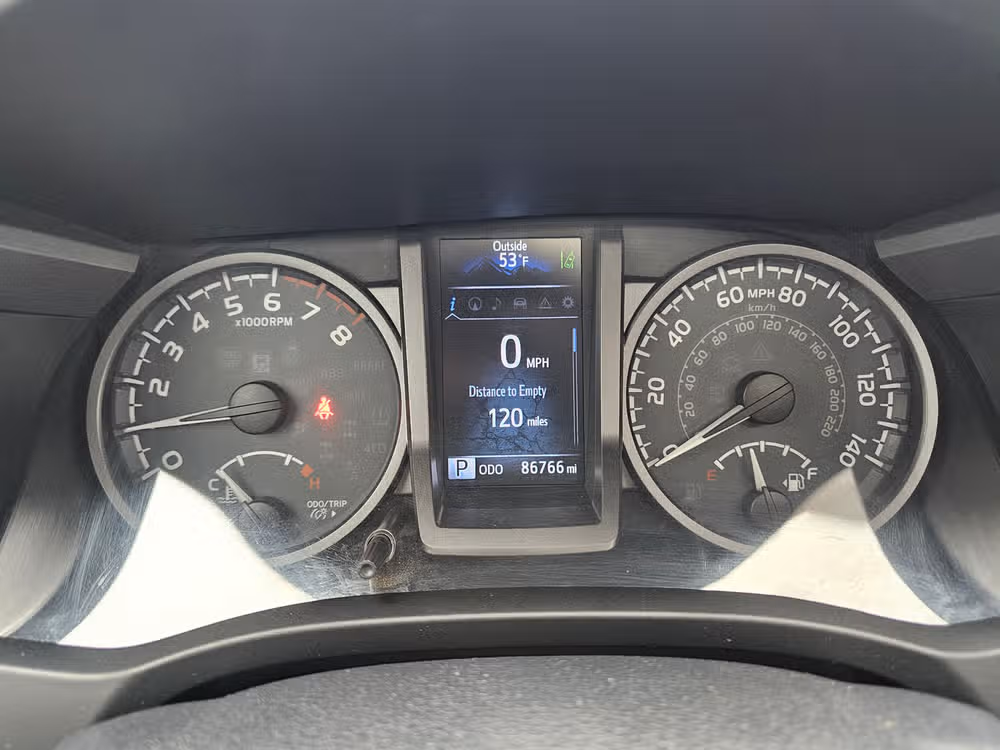 2018 Toyota Tacoma TRD Off-Road Image 16