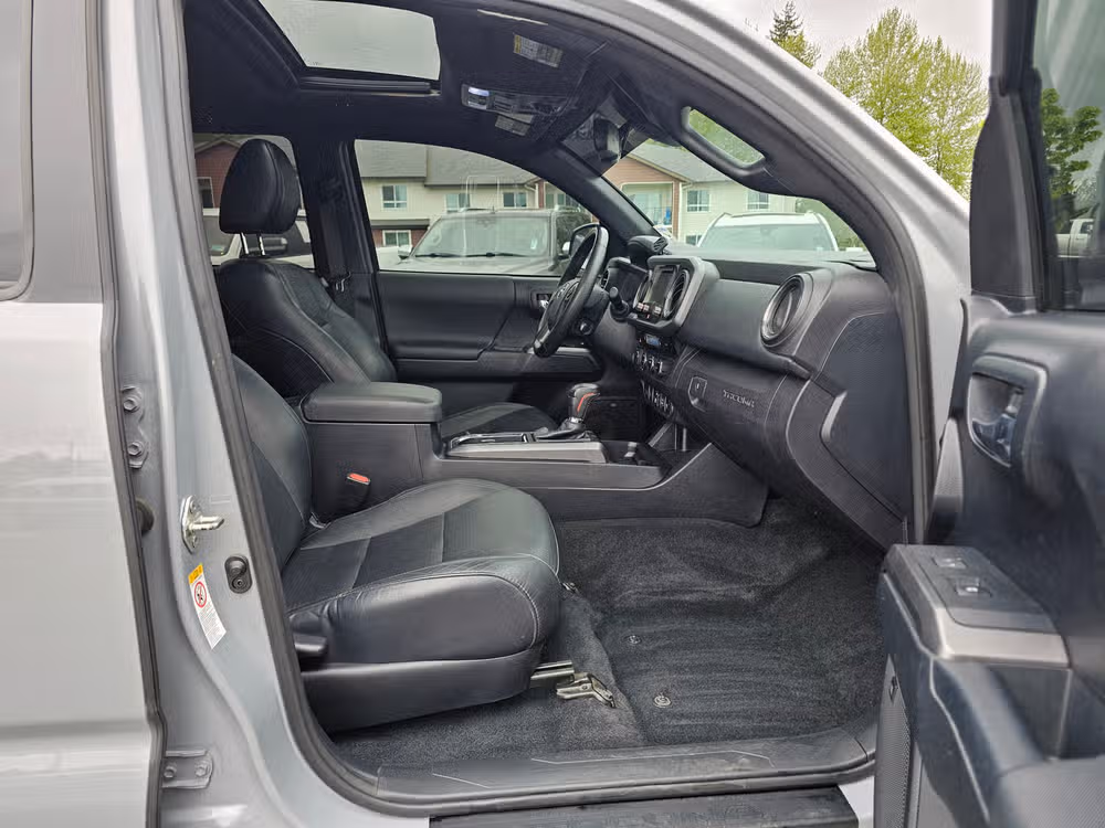 2018 Toyota Tacoma TRD Off-Road Image 36
