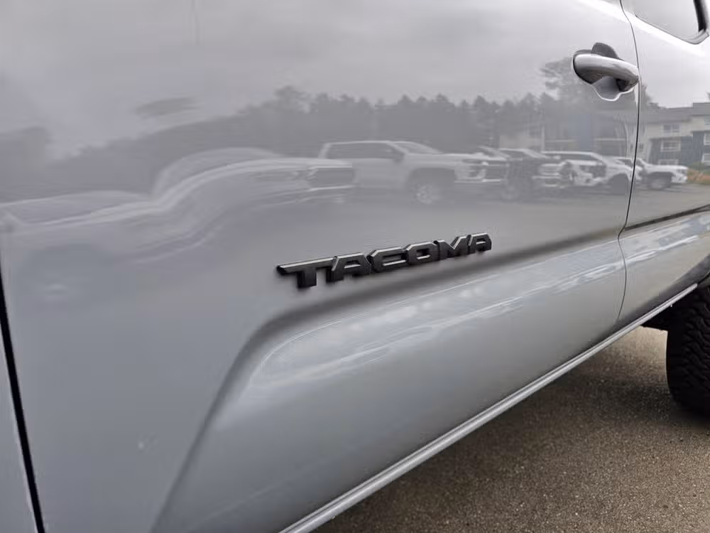 2018 Toyota Tacoma TRD Off-Road Image 12