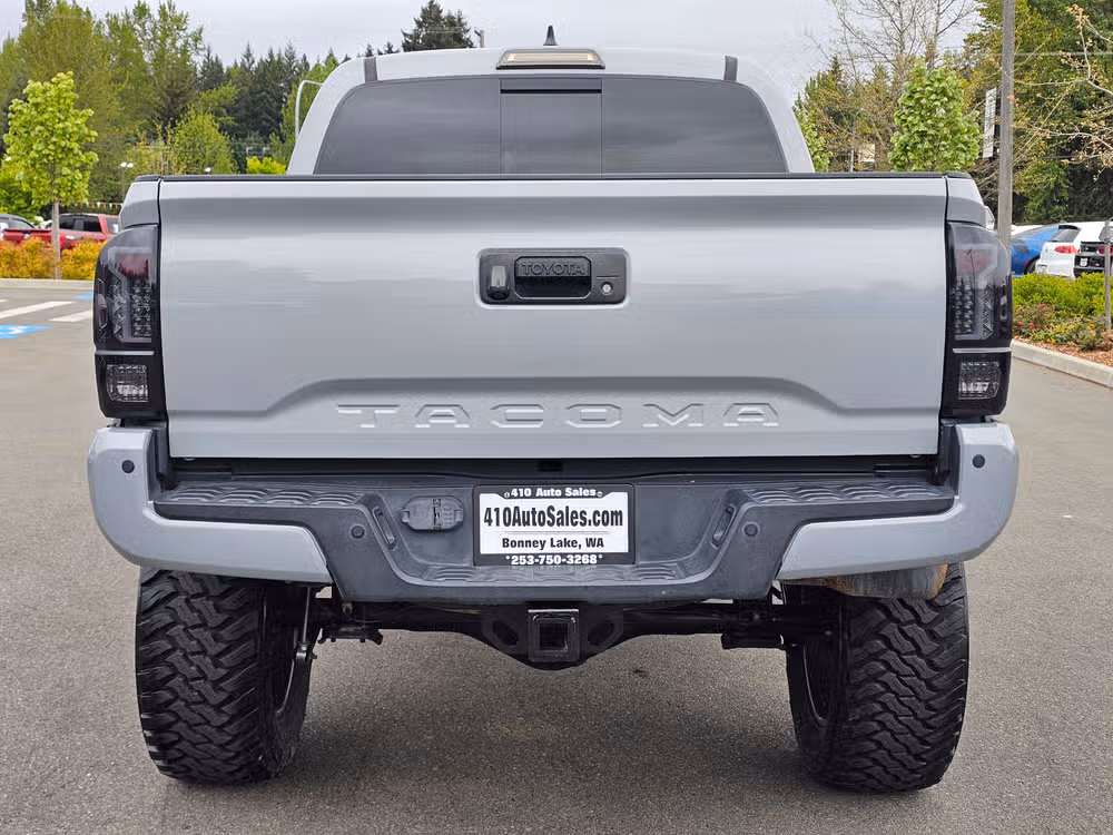 2018 Toyota Tacoma TRD Off-Road Image 9