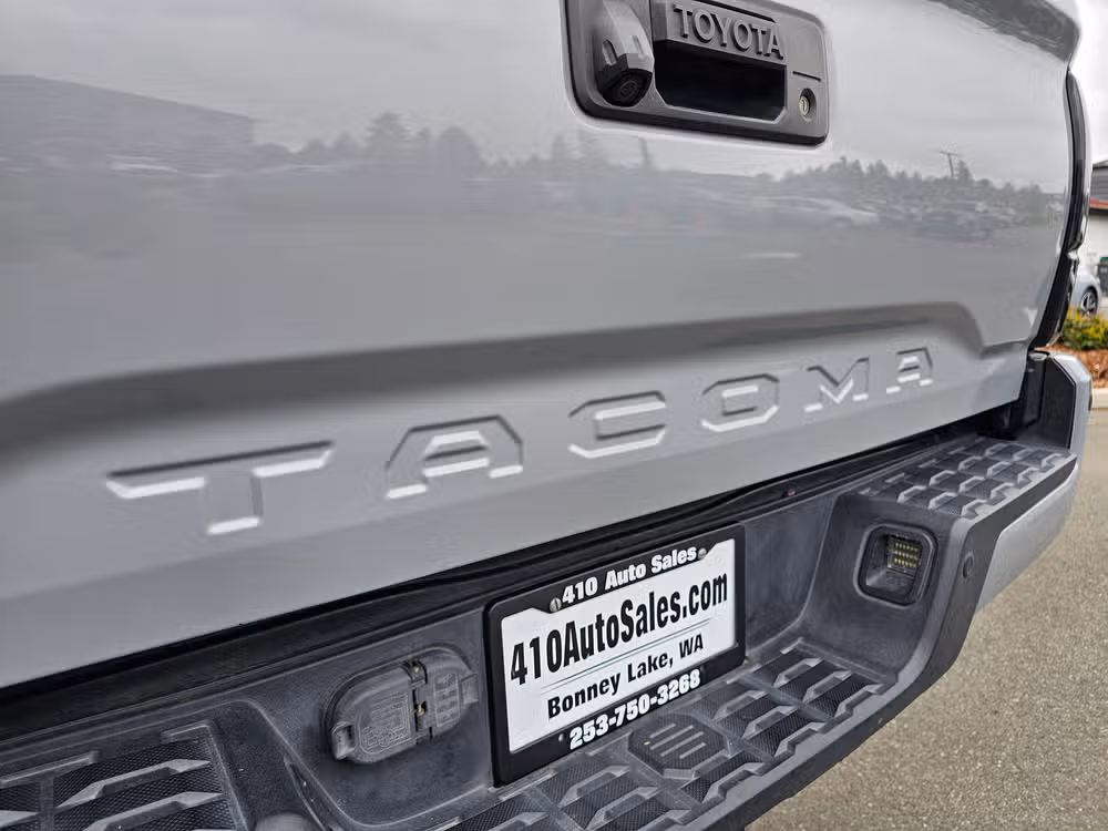 2018 Toyota Tacoma TRD Off-Road Image 11
