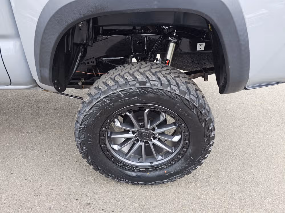 2018 Toyota Tacoma TRD Off-Road Image 13