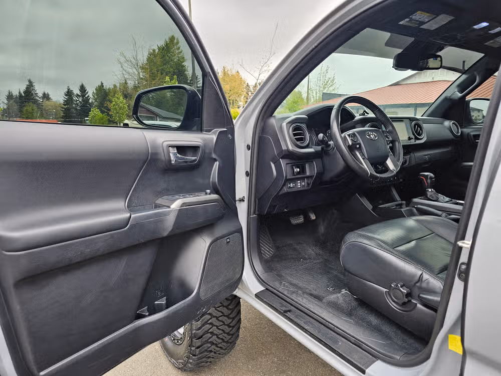 2018 Toyota Tacoma TRD Off-Road Image 29