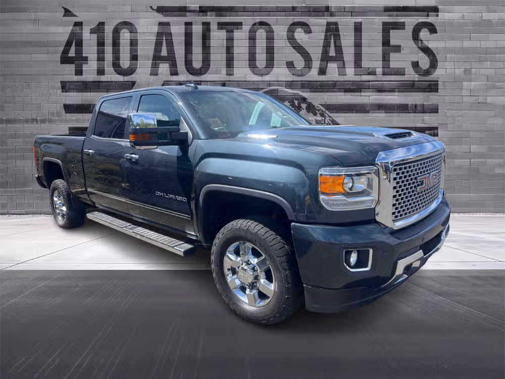 2017 GMC Sierra 4WD Crew Cab Standard Box Denali's photo