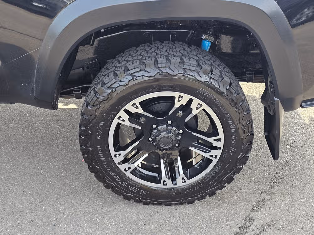 2019 Toyota Tacoma TRD Off-Road Image 12