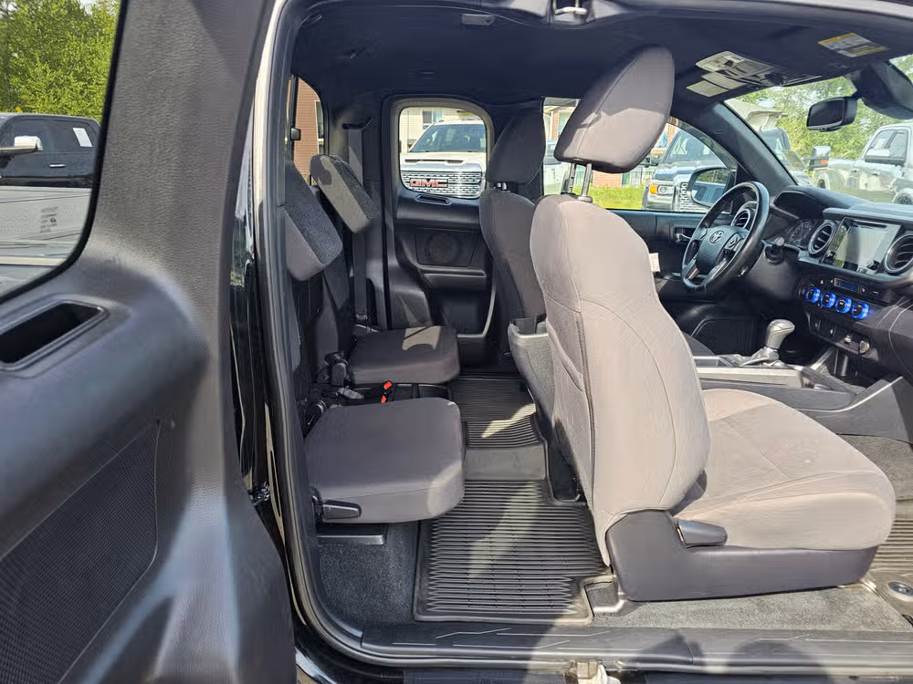 2019 Toyota Tacoma TRD Off-Road Image 32