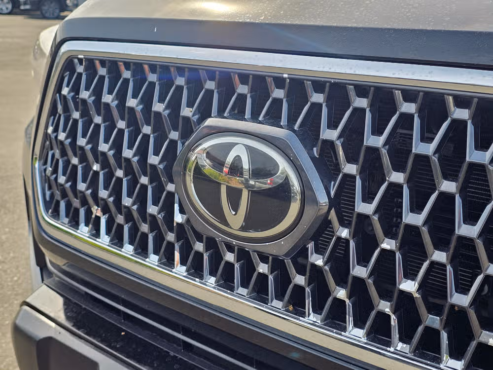 2019 Toyota Tacoma TRD Off-Road Image 11