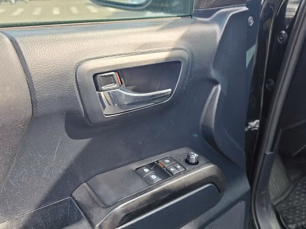 2019 Toyota Tacoma TRD Off-Road Image 28