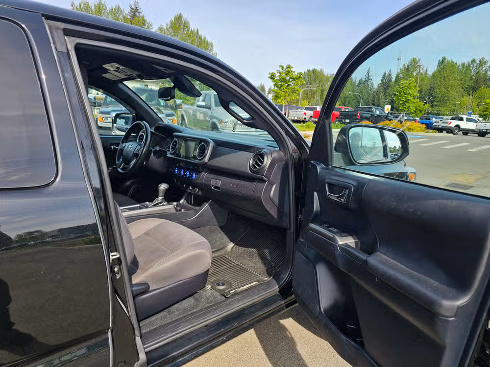 2019 Toyota Tacoma TRD Off-Road Image 33