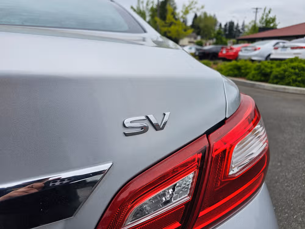 2017 Nissan Altima 2.5 SV Image 12