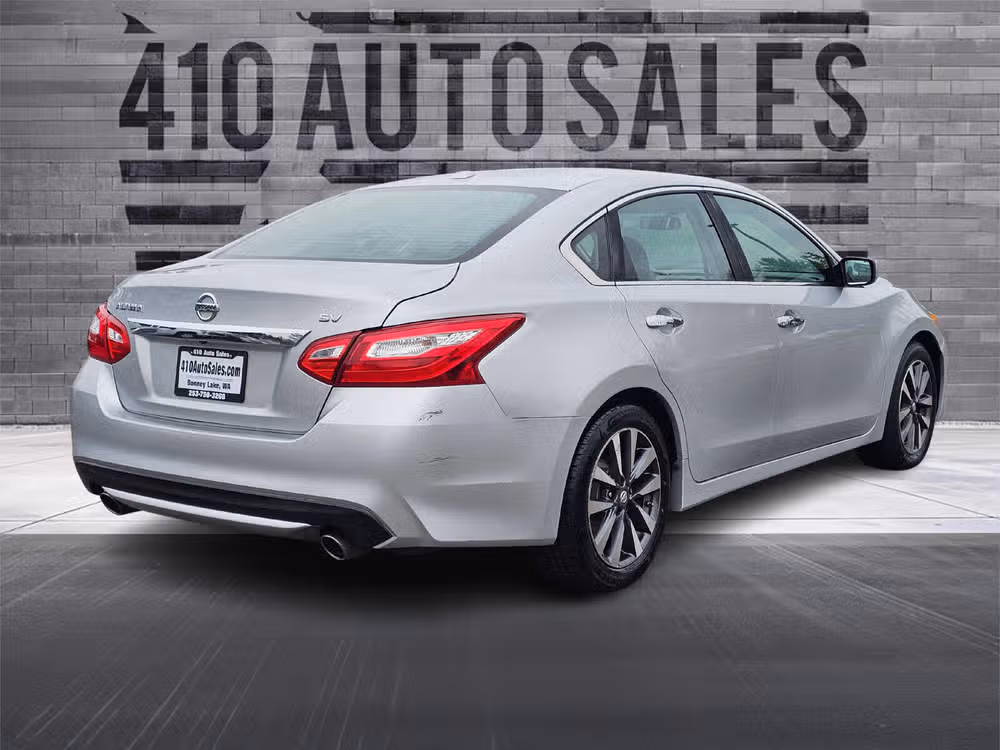 2017 Nissan Altima 2.5 SV Image 3