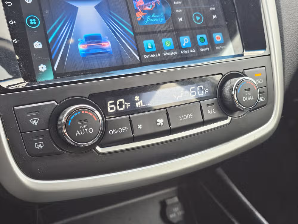 2017 Nissan Altima 2.5 SV Image 19