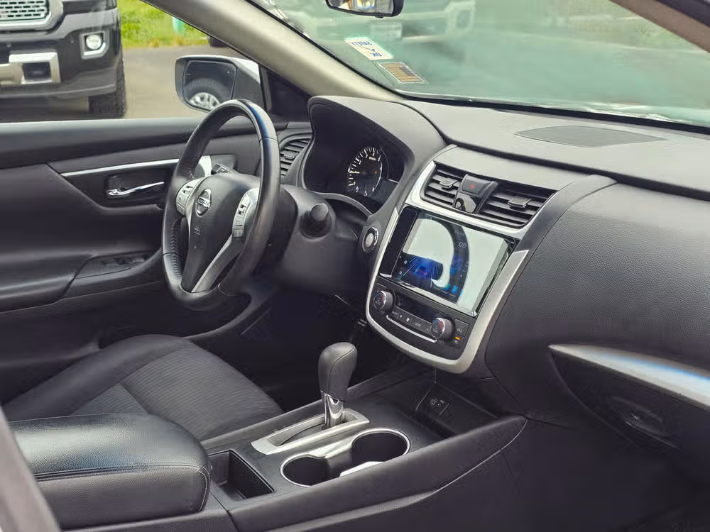 2017 Nissan Altima 2.5 SV Image 33