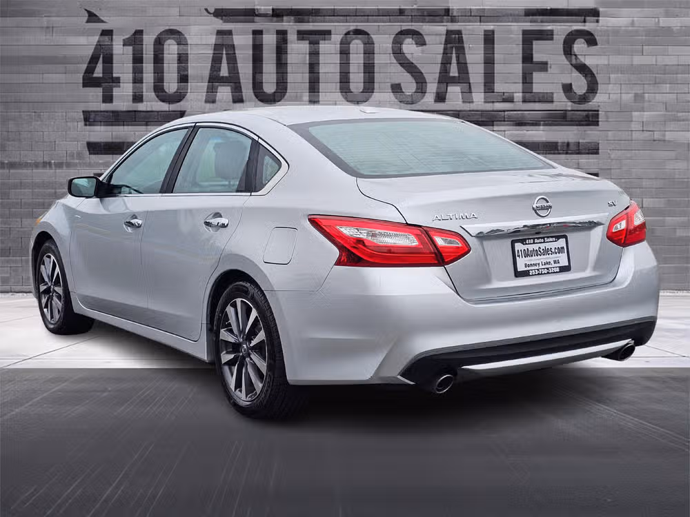2017 Nissan Altima 2.5 SV Image 8
