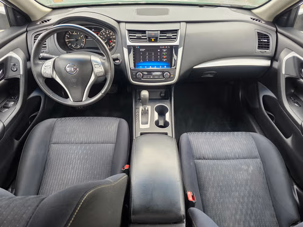 2017 Nissan Altima 2.5 SV Image 14