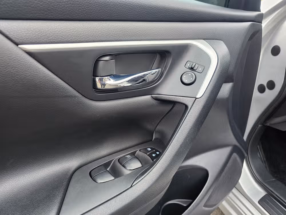 2017 Nissan Altima 2.5 SV Image 27