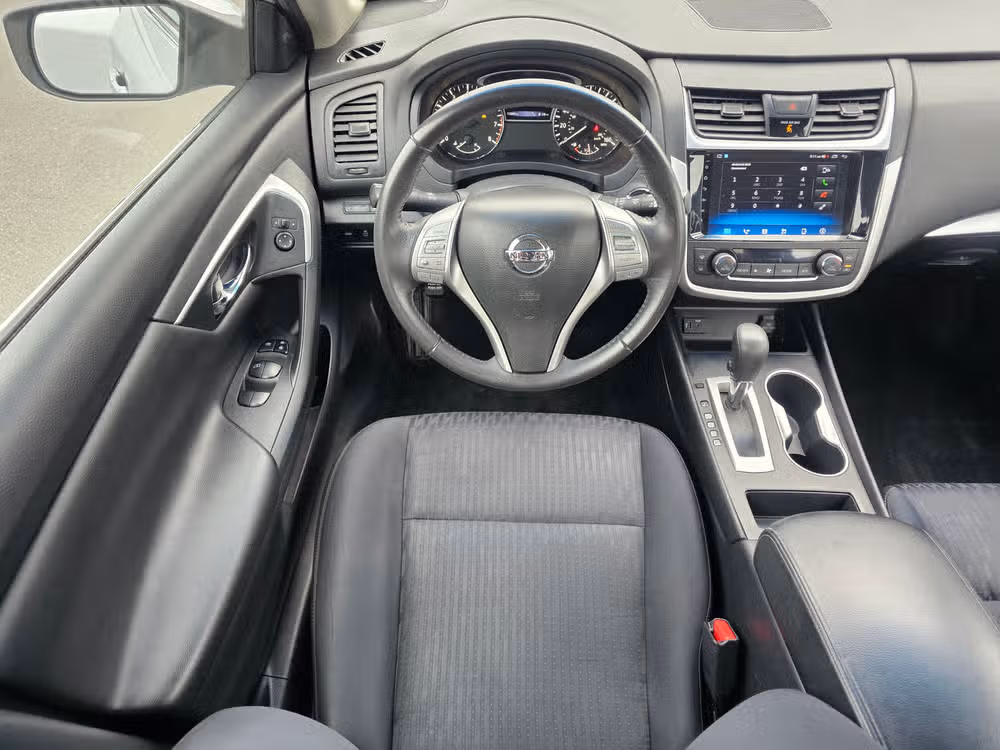 2017 Nissan Altima 2.5 SV Image 15