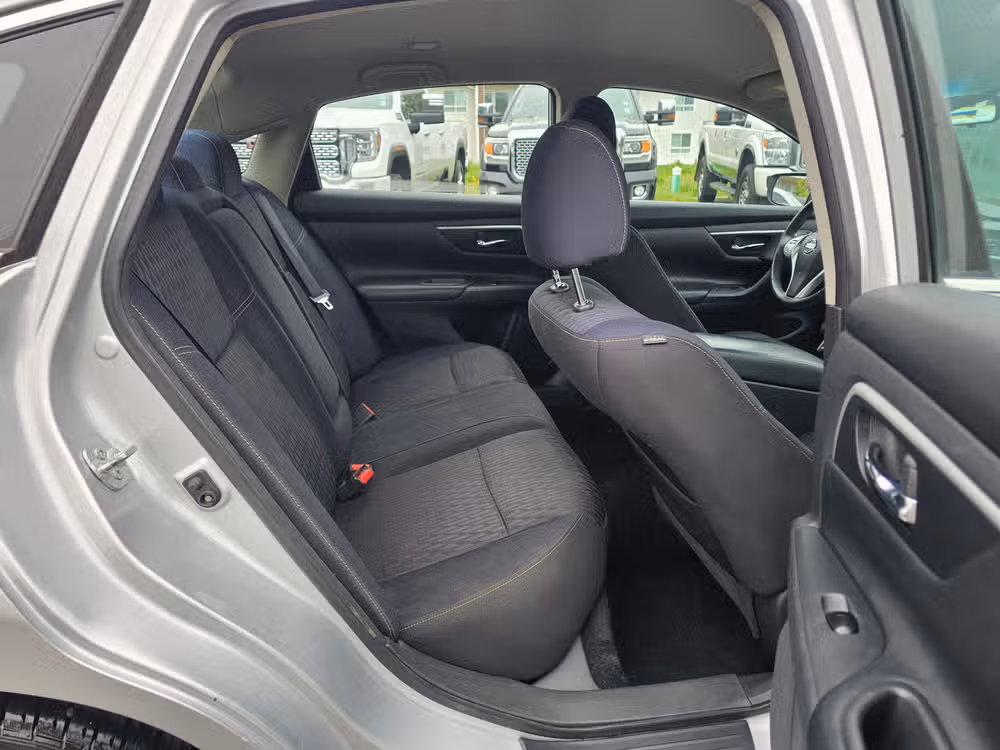 2017 Nissan Altima 2.5 SV Image 31