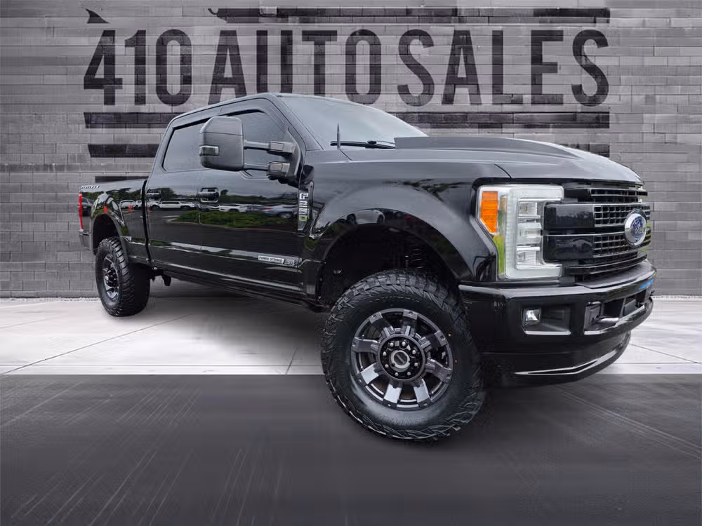 2017 Ford F-250 Platinum 4x4 Crew Cab 8' Box's photo