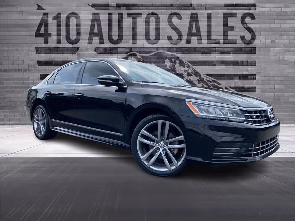 2016 Volkswagen Passat 1.8T R-Line Auto PZEV's photo