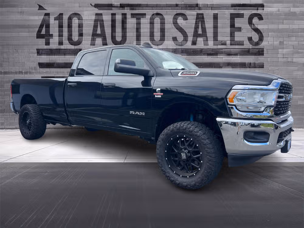2022 RAM 3500 Big Horn 4X4 Crew Cab LWB's photo