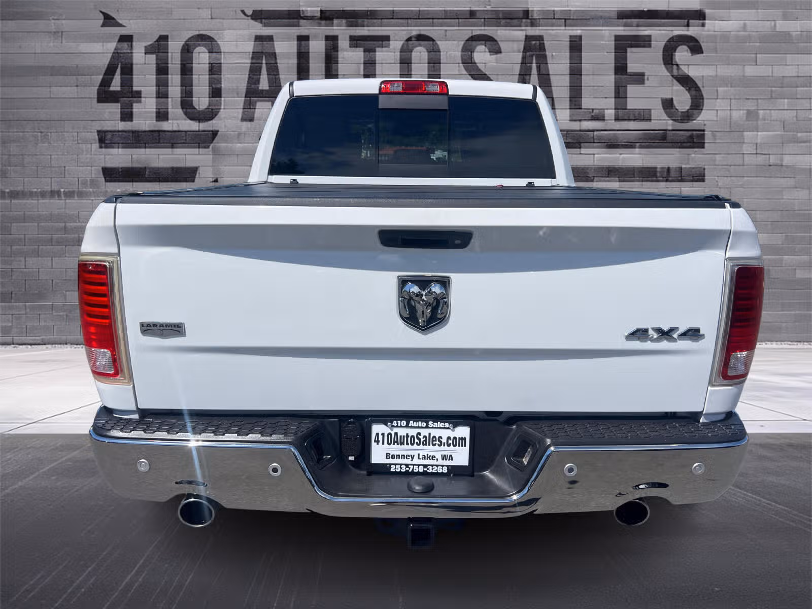 2018 Ram 1500 Laramie Crew Cab Upper Image 2