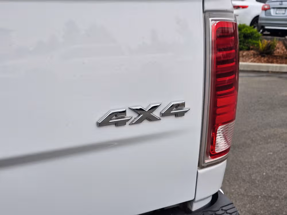 2018 Ram 1500 Laramie Crew Cab Image 13