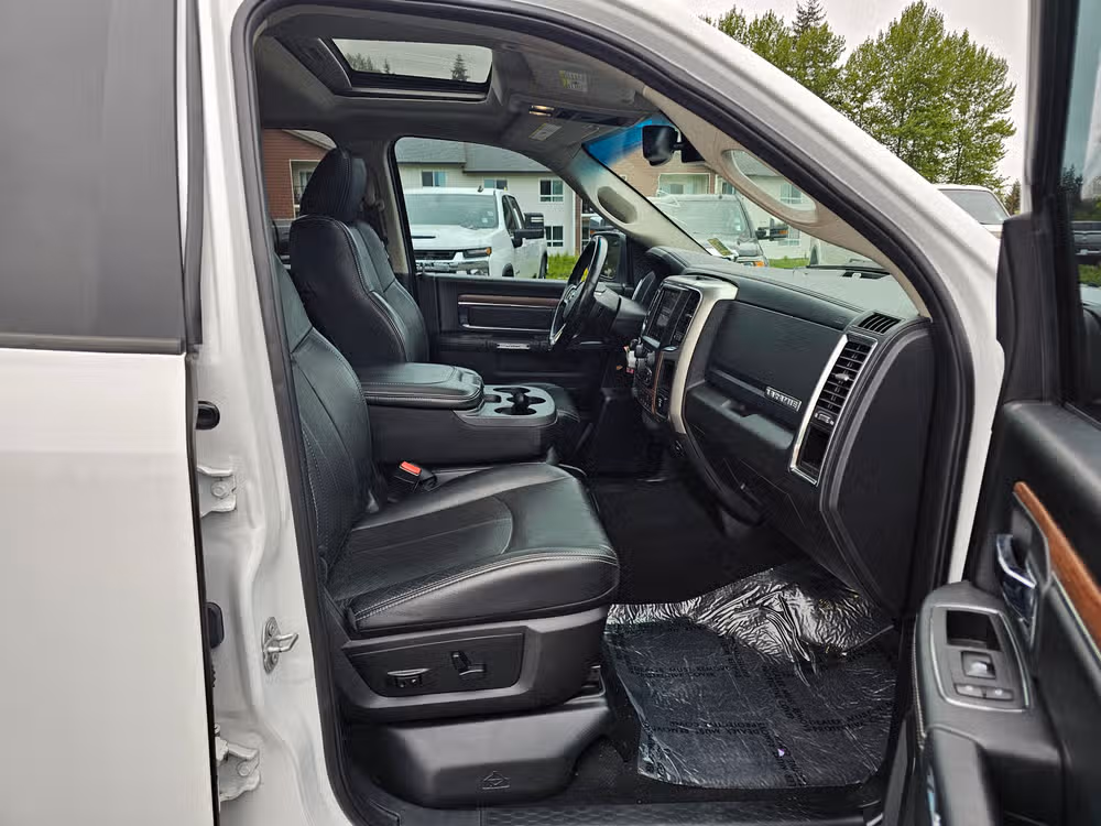 2018 Ram 1500 Laramie Crew Cab Image 35