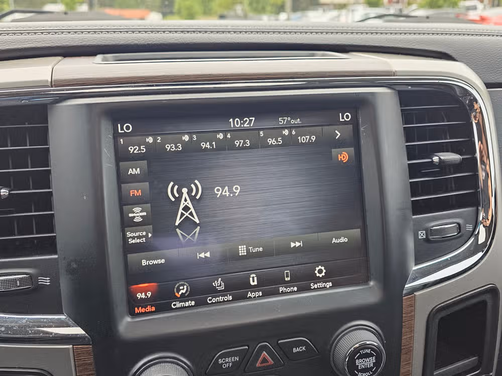 2018 Ram 1500 Laramie Crew Cab Image 18