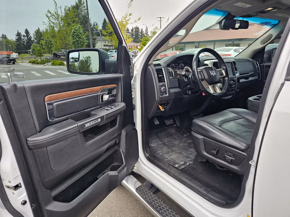 2018 Ram 1500 Laramie Crew Cab Image 28