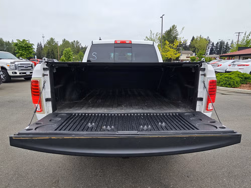 2018 Ram 1500 Laramie Crew Cab Image 7