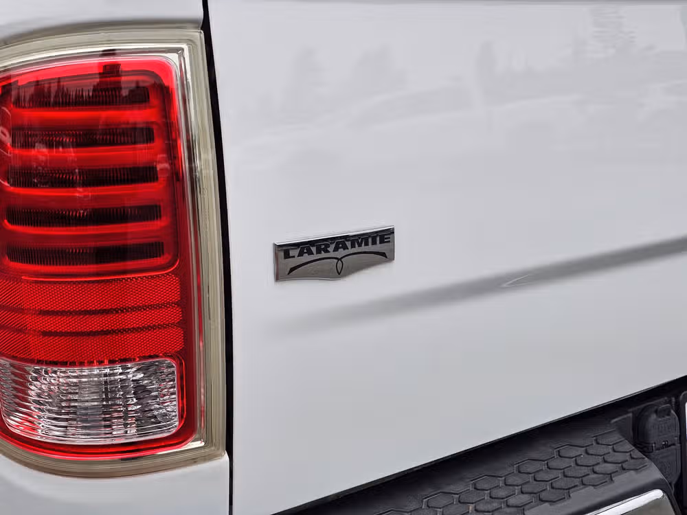 2018 Ram 1500 Laramie Crew Cab Image 11