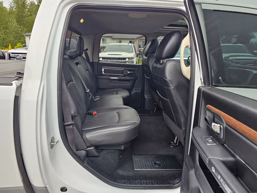 2018 Ram 1500 Laramie Crew Cab Image 33