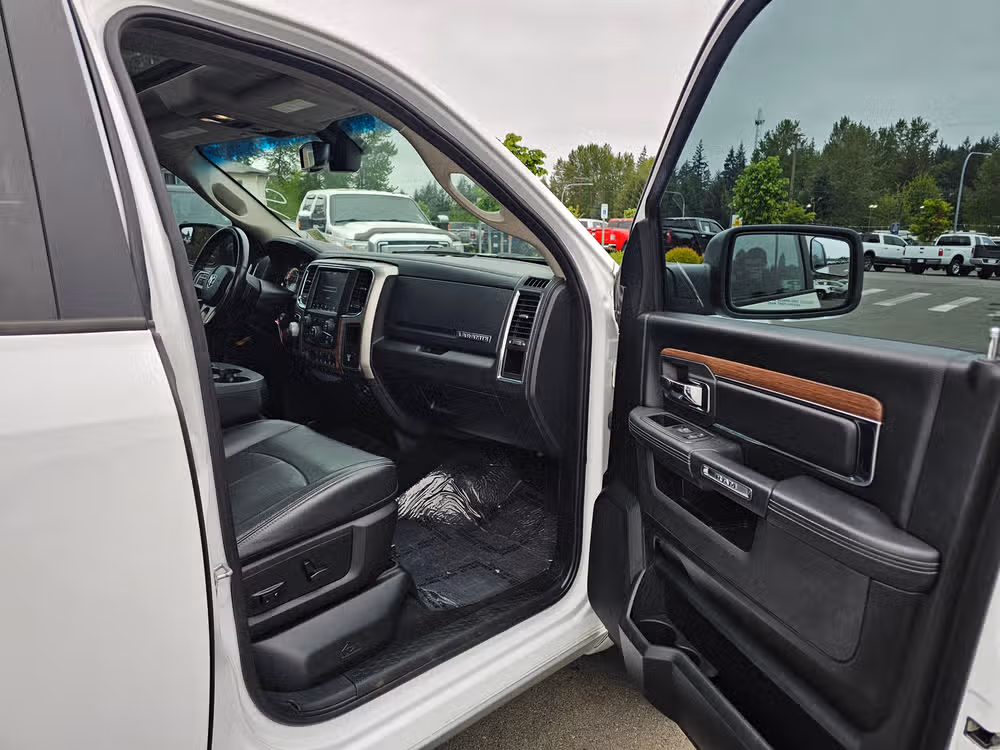 2018 Ram 1500 Laramie Crew Cab Image 34
