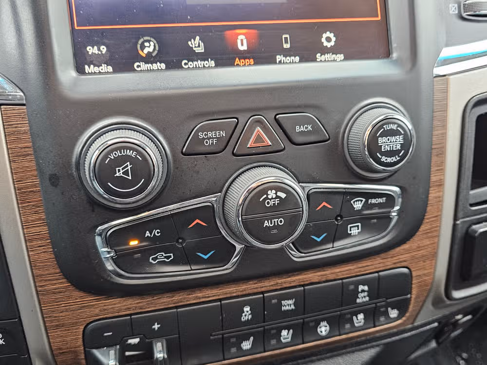 2018 Ram 1500 Laramie Crew Cab Image 20