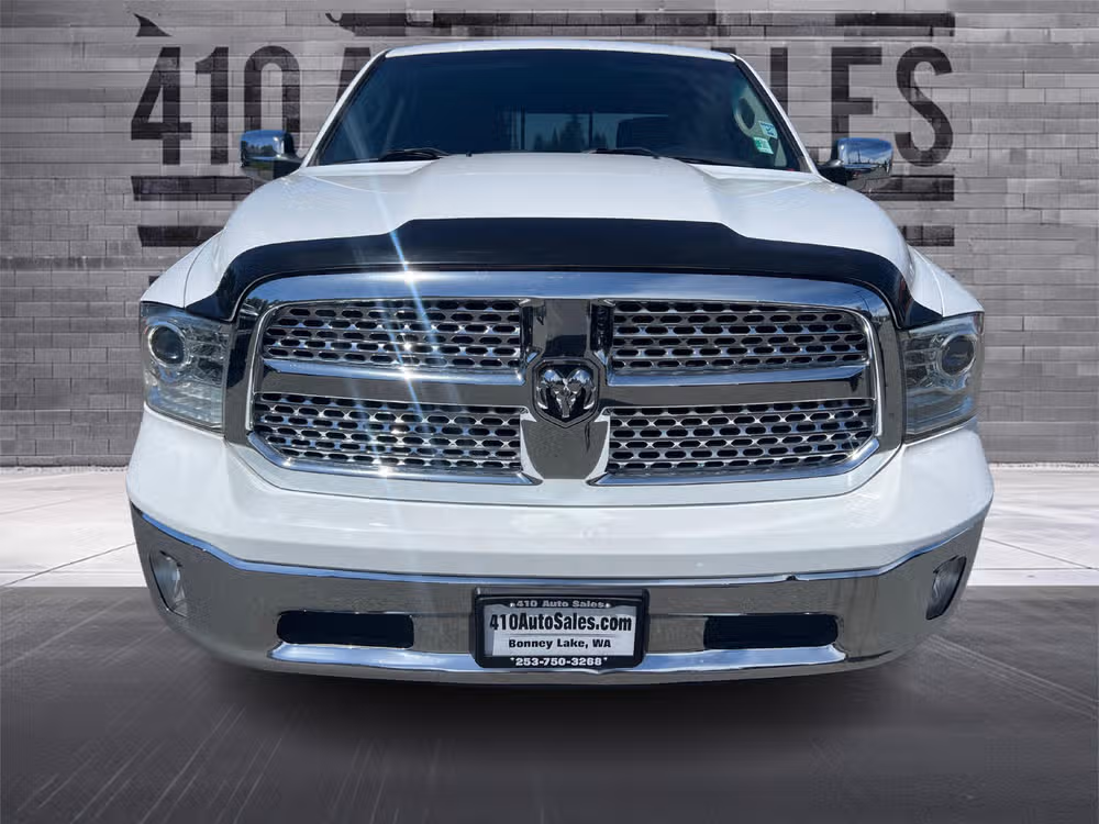 2018 Ram 1500 Laramie Crew Cab Image 9