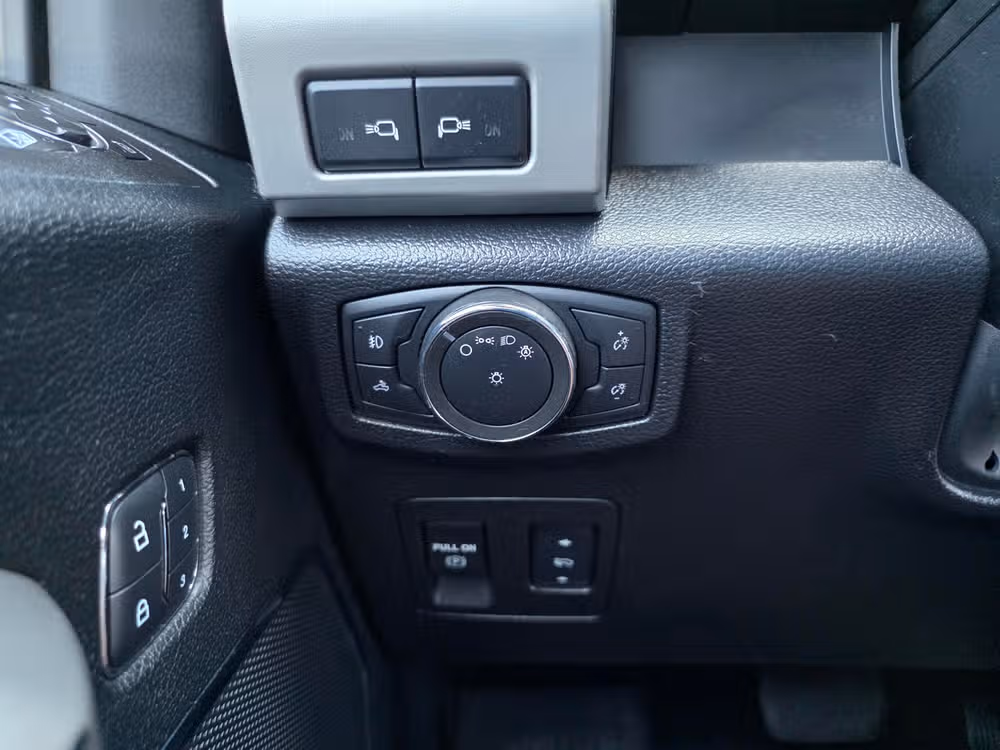 2018 Ford F-150 Lariat SuperCrew Image 20
