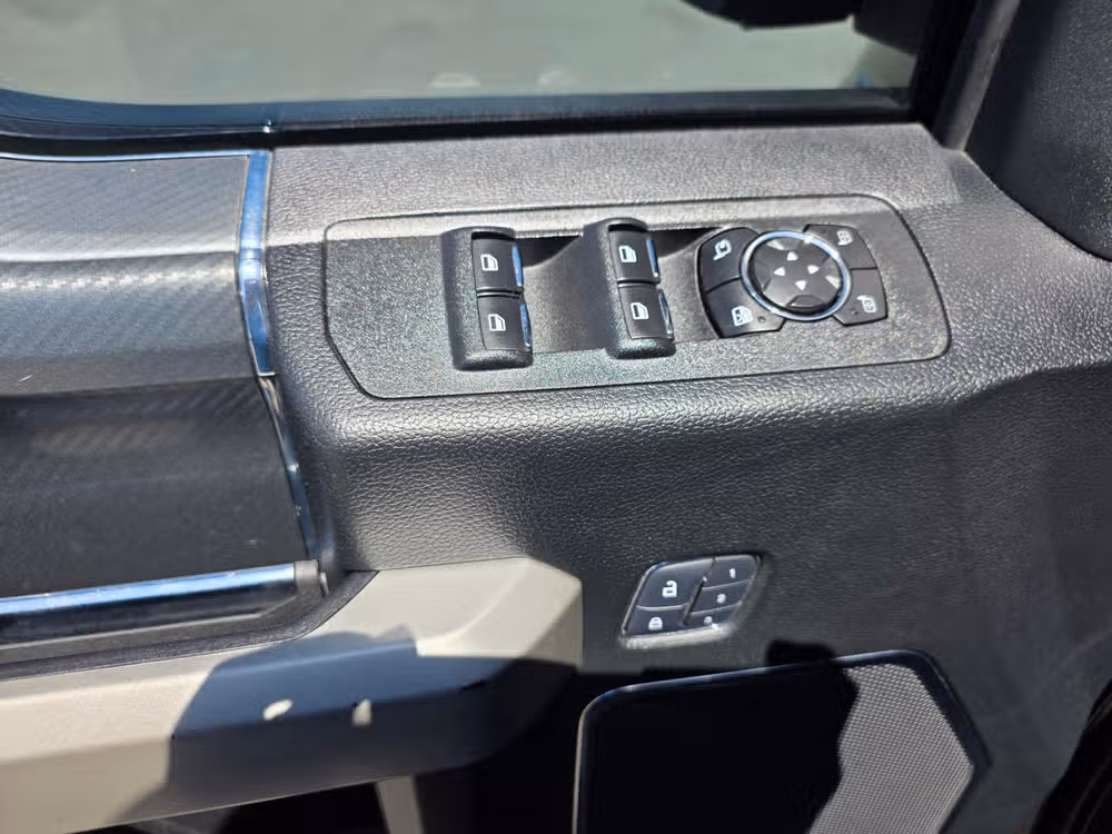 2018 Ford F-150 Lariat SuperCrew Image 22