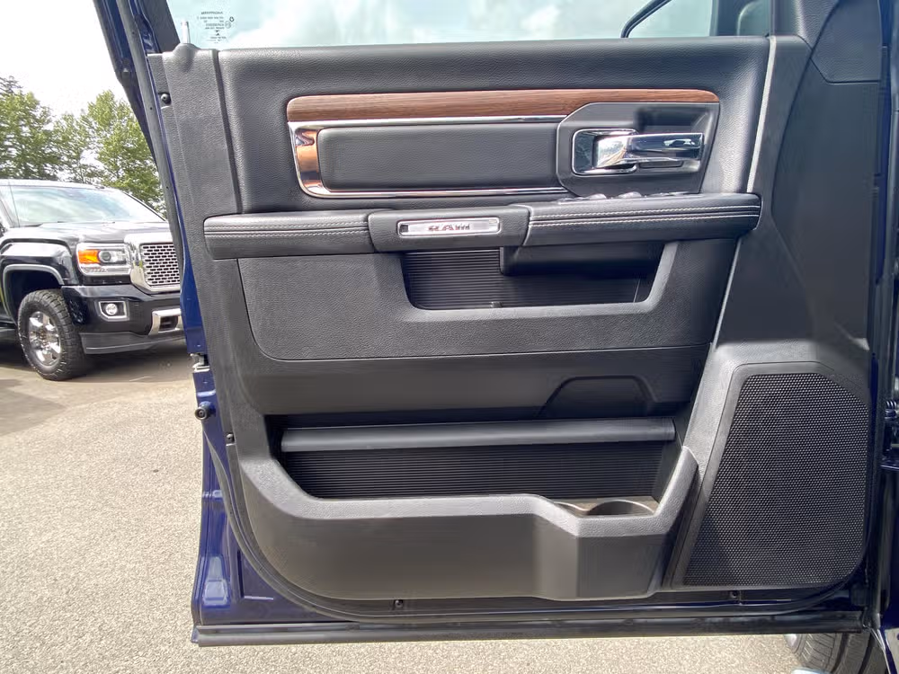2018 Ram 1500 Laramie Eco Diesel Long Bed *MUST SEE* Image 24