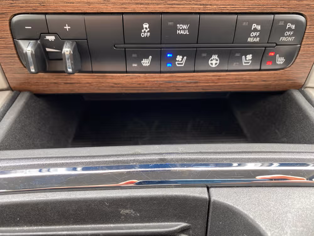2018 Ram 1500 Laramie Eco Diesel Long Bed *MUST SEE* Image 17