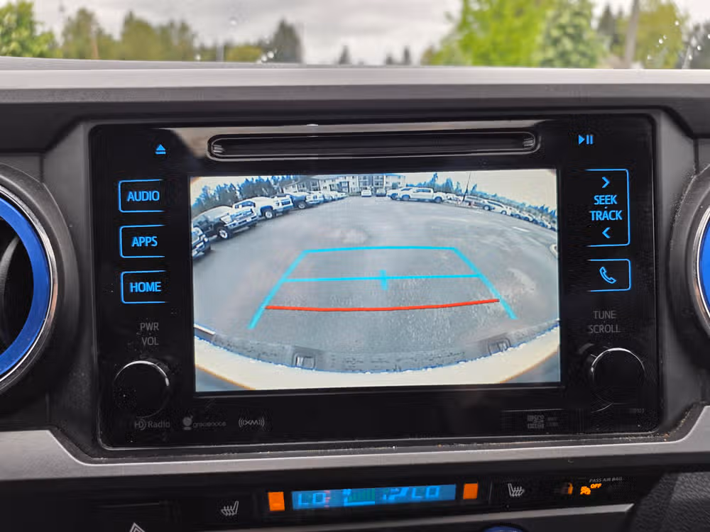 2018 Toyota Tacoma TRD Sport Double Cab Image 15
