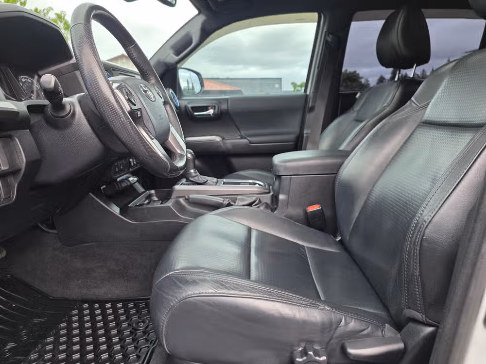 2018 Toyota Tacoma TRD Sport Double Cab Image 25