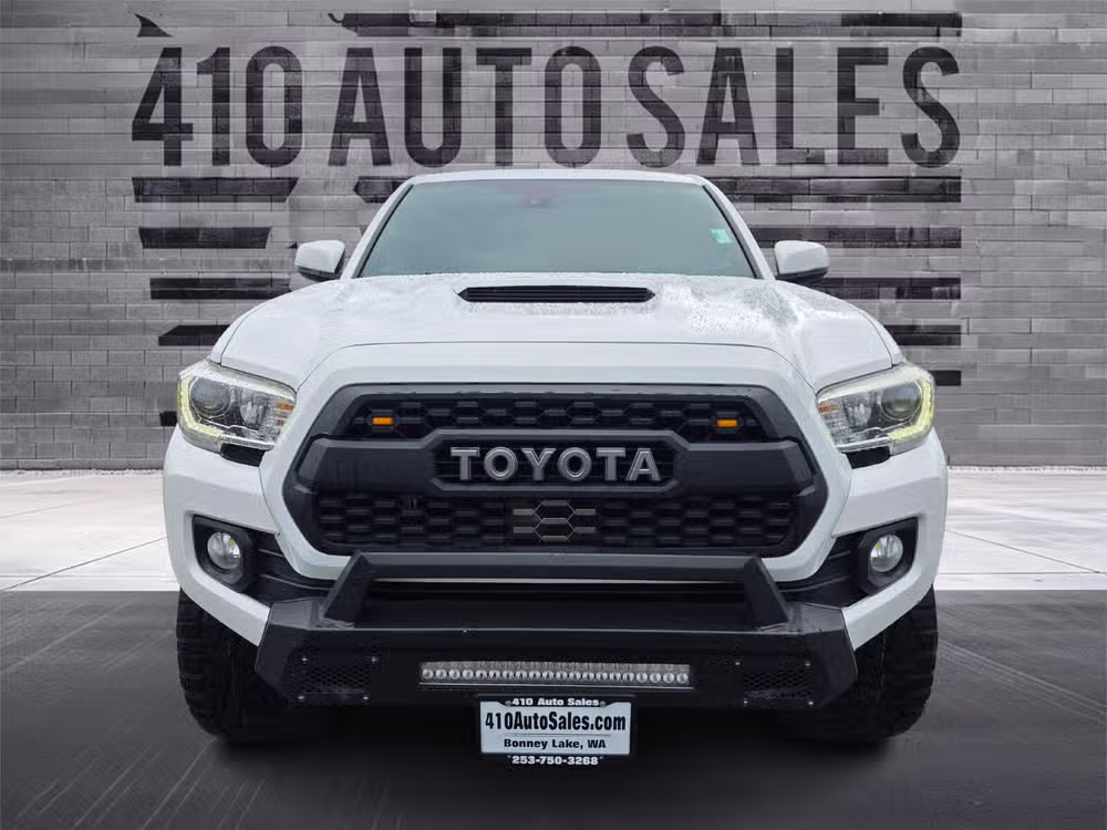 2018 Toyota Tacoma TRD Sport Double Cab Image 5