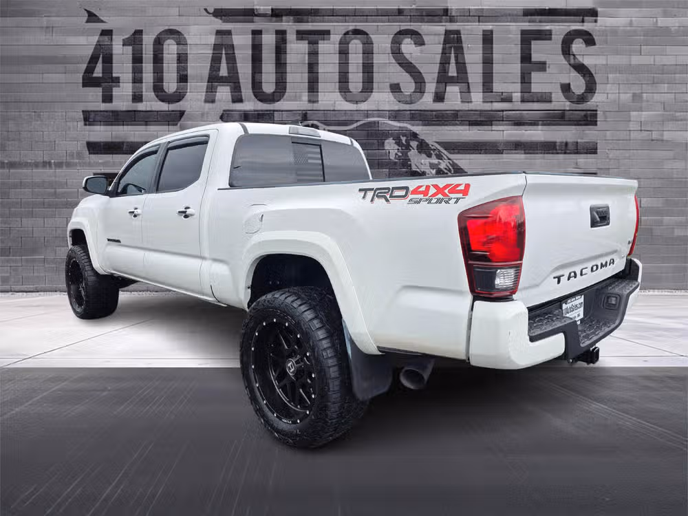 2018 Toyota Tacoma TRD Sport Double Cab Image 8